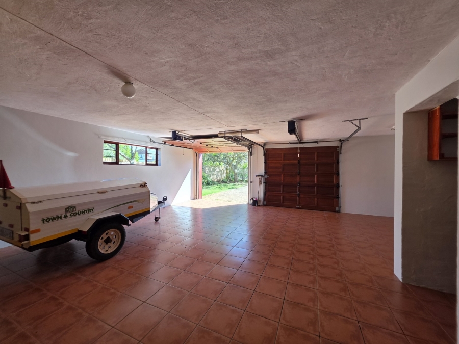 4 Bedroom Property for Sale in Wavecrest Eastern Cape